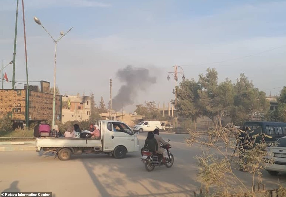 Thổ Nhĩ Kỳ đã can thiệp vào chiến trường Syria nhằm đánh đuổi lực lượng chiến binh người Kurd YPG ra khỏi vùng lãnh thổ ở phía tây sông Euphrates trong các chiến dịch quân sự được phát động trong suốt hơn 2 năm qua.