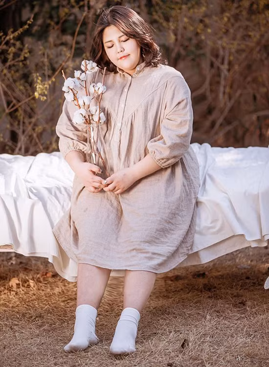 t Tuy cân nặng hơi quá khổ nhưng các được nét trên khuôn mặt của Su Bin rất hài hòa và xinh xắn. Đôi mắt to tròn, cặp môi trái tim, mỗi khi make up Su Bin vô cùng lộng lẫy và quyến rũ. Ảnh: Theo Suzz.