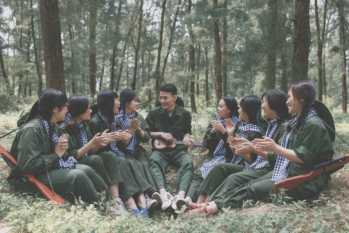 Toàn bộ đạo cụ, ý tưởng đều do các thành viên trong lớp lên ý tưởng và được thực hiện bởi nhóm Ekip Flow Motion.