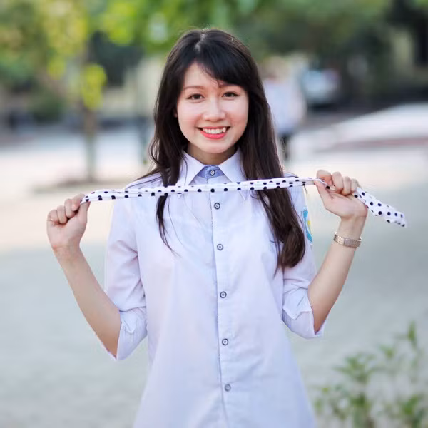 Chiếc răng khểnh duyên "chết người" của Nguyễn Thị Phương Anh - lớp chuyên Sử. Ảnh: FBNV.