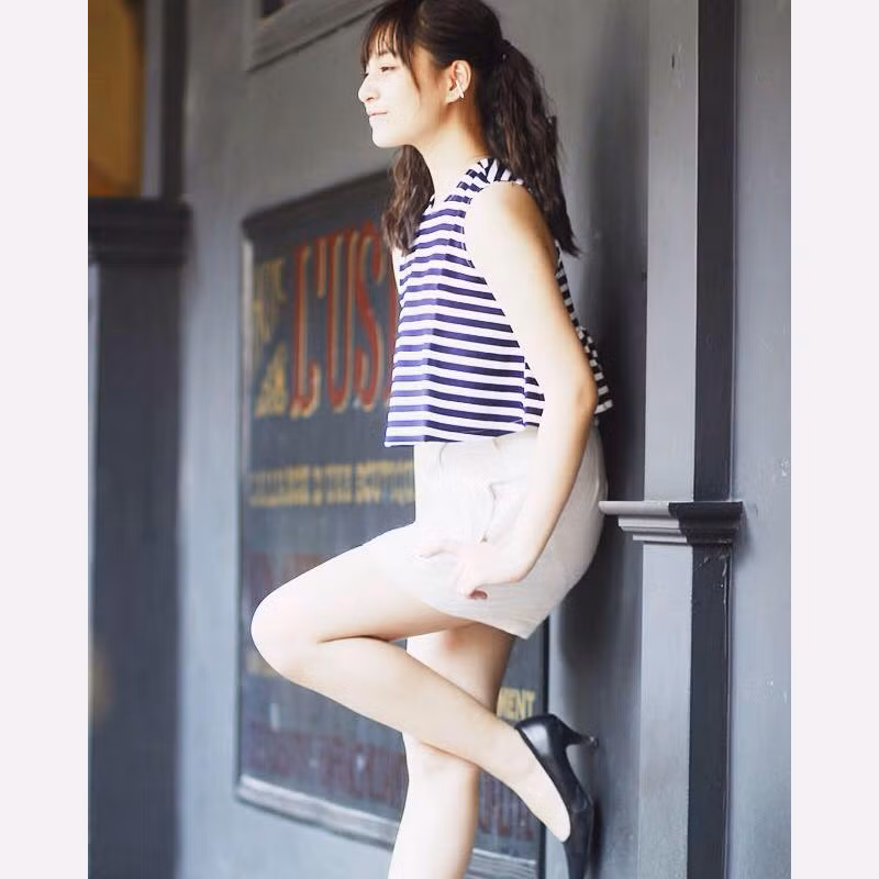 Nguyễn Lâm Thảo Tâm đang là học sinh trường THPT Đinh Thiện Lý, TP HCM, từng có thời gian du học 1 năm tại Australia. Trong quá khứ, Thảo Tâm từng giành nhiều thành tích học tập đáng nể như Giải Nhất cuộc thi hùng biện cấp TP của bộ GDĐT năm 2012; Giải nhất HS Giỏi môn tiếng Anh năm 2015; Quán quân EF Challenge Vietnam năm 2016. Từng ấy danh hiệu đủ nói lên khả năng, học thức và nỗ lực phấn đấu của cô nữ sinh trẻ tuổi.