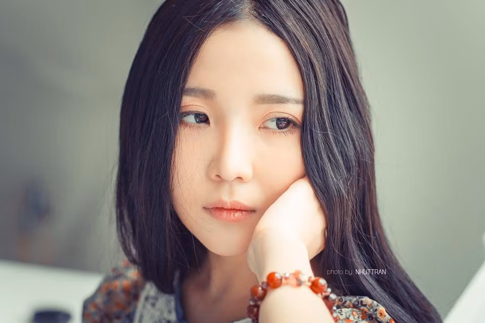 Để đánh dấu bước tiến mới sau thành công vang dội tại cuộc thi người đẹp, Trang Huỳnh đã thử sức với công việc diễn viên. Mới đây, cô tham gia diễn xuất trong series phim của Bánh Bèo TV và nhận được nhiều lời khen ngợi. Ảnh: Nhut Tran.