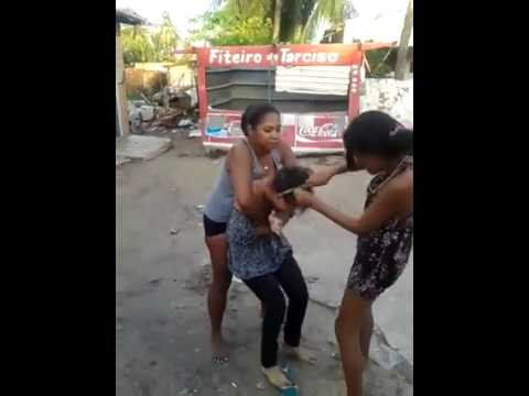 Còn rất nhiều những kiểu đánh ghen tàn độc được chia sẻ trên mạng xã hội như cắt tọc, cạo đầu, tạt axit hủy hoại nhan sắc tình địch. Hậu quả của những hành động này khiến nạn nhân bị tổn hại nặng nề về sức khỏe, tinh thần và danh dự.