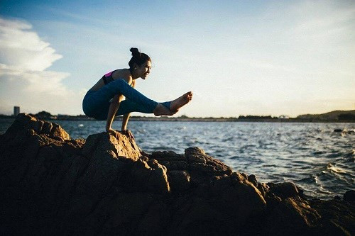 Bằng chính tình yêu, niềm đam mê với yoga, cô giáo Nguyễn Trang đã quyết định gắn bó cuộc đời mình với môn học đòi hỏi tính kiên nhẫn và sự nỗ lực không hề nhỏ của người tập.