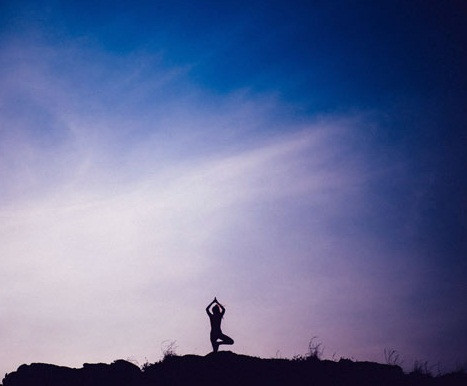 Thời gian đầu khi tập luyện, chắc chắn học viên nào cũng sẽ trải qua cảm giác cơ thể đau đớn, do các cơ vận động, co giãn nhiều. Tuy nhiên, chỉ cần đặt niềm tin và kiên trì tập luyện yoga sẽ mang lại nhiều điều tuyệt với cho người tập.