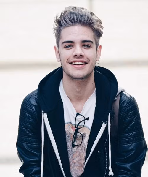 Nụ cười của hot boy người Tây Ban Nha làm tan chảy mọi trái tim của các fan hâm mộ nữ. Khi quan sát trực diện, và nhất là khi mỉm cười, tin chắc rằng rất nhiều người có thể hiểu lầm David Carrera chính là Justin. Ảnh: Nguồn Internet/ Daily Mail.