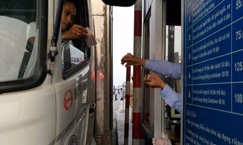 Ong Nguyen Duc Kien: BOT khong anh huong den nguoi ngheo di xe may