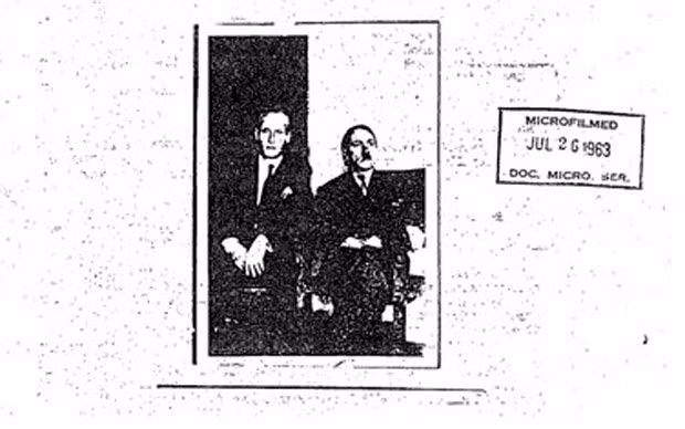 Citroen còn gửi cho CIMELODY bức ảnh chụp trùm phát xít Hitler tại Colombia năm 1955 (trong ảnh).