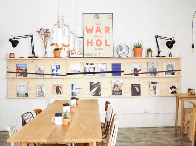 Khu phố Tam giác, Lisbon, Bồ Đào Nha: Địa điểm này là nơi giao nhau của 3 tuyến phố, là nơi mà cá nhân có thể thỏa sức sáng tạo. Tại đây, du khách có thể tìm thấy những quán cafe tự thiết kế theo phong cách đặc biệt.