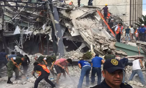 Hon 250 nguoi chet vi dong dat, Mexico tuyen bo quoc tang