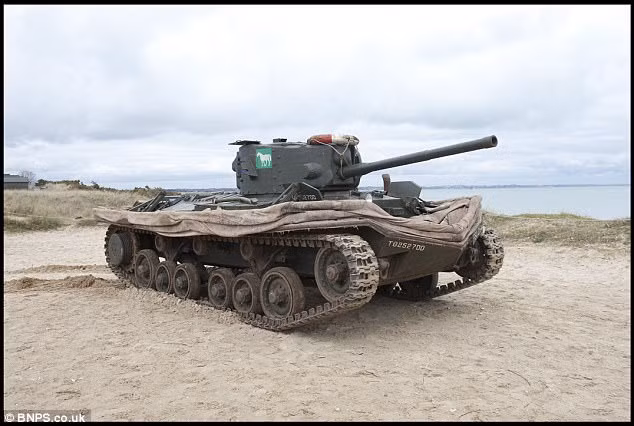 Tham gia buổi diễn tập này có Thủ tướng Winston Churchill, Vua George VI, Tướng Mỹ Dwight D. Eisenhower và Thống chế Bernard Montgomery.