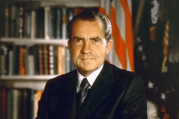 Đến năm 1968, Richard Nixon đánh bại đối thủ Hubert Humphrey trong cuộc đua vào Nhà Trắng và trở thành tân Tổng thống Mỹ.