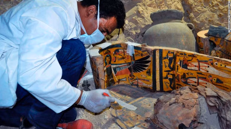 Các cơ quan nội tạng của những người này không được loại bỏ giống như việc ướp xác của giới thượng lưu.