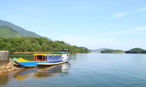 Hồ Truồi - hồ nước nhân tạo - tọa lạc ở huyện Phú Lộc, tỉnh Thừa Thiên - Huế. Ảnh: Đăng Định.