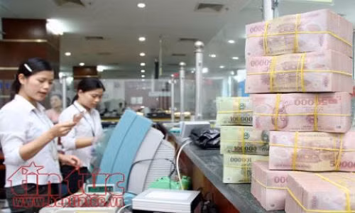 Danh thue tien gui tiet kiem la tan thu thue, di nguoc loi ich nen kinh te