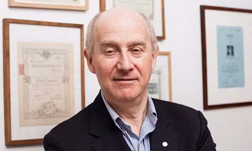 “Warren Buffett xu Thuy Dien“: Dung chi tieu vuot qua thu nhap