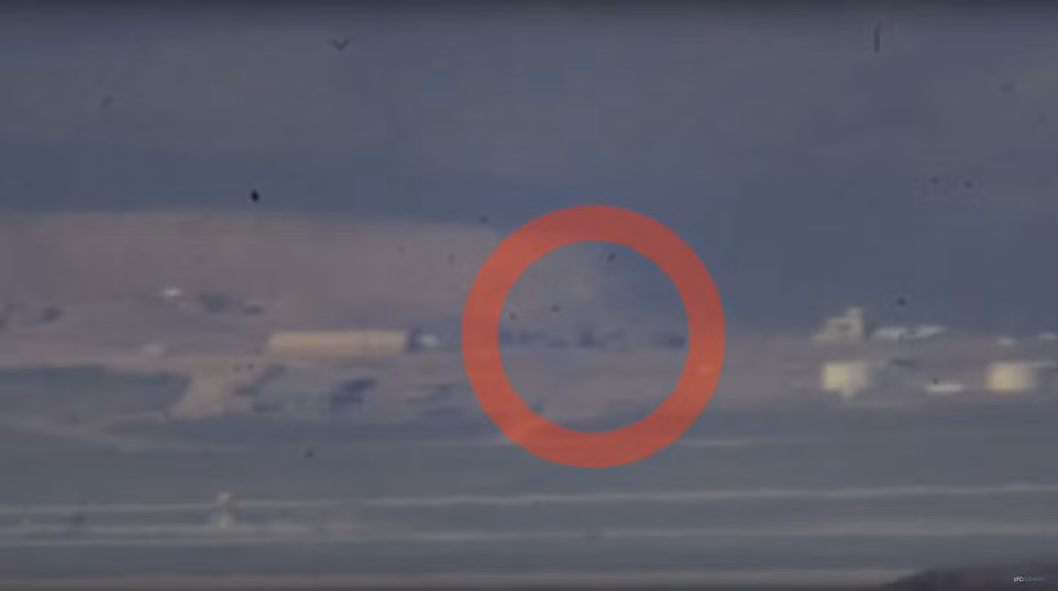 Lâu nay, Vùng 51 hay còn gọi Khu vực 51 được cho là nơi chính phủ Mỹ che giấu bí mật về người ngoài hành tinh.