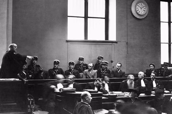 Quang cảnh phiên tòa xét xử kẻ bắt cóc và sát nhân.