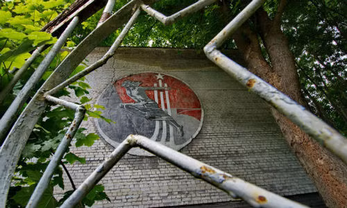 Trại Krampnitz ở ngoại ô Postdam (Đức) từng là căn cứ huấn luyện của Phát xít Đức cho đến cuối Thế chiến thứ Hai thì được Nga tiếp quản và trở thành căn cứ của quân đội Xô Viết cho đến khi bị bỏ hoang năm 1992.