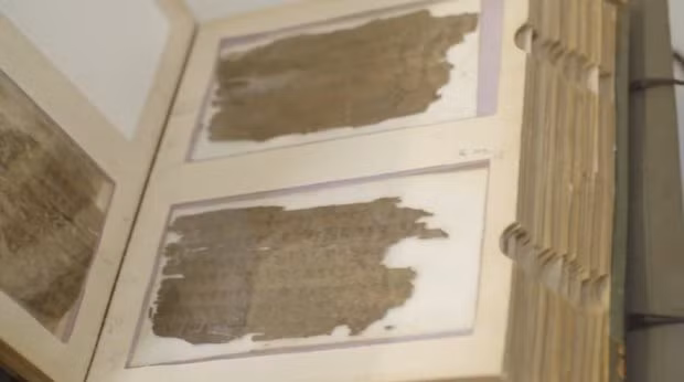 Trong tài liệu cổ này, số 0 được sử dụng với vai trò một con số. Tuy nhiên, các nhà khoa học chưa xác định được niên đại của cuốn sách này cho tới thời gian gần đây.