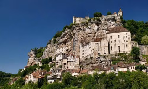  Ngôi làng cổ Rocamadour được xây dựng trên vách núi ở vùng Occitanie, miền tây nam Pháp.