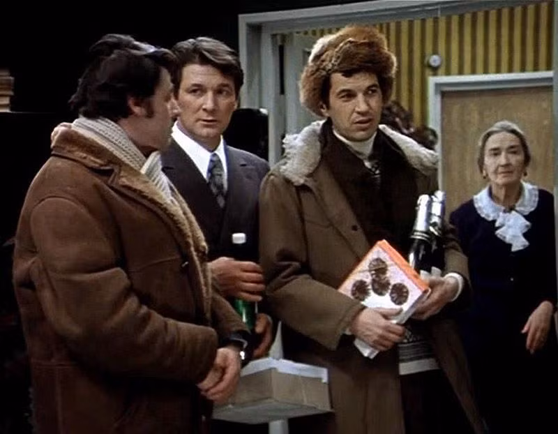 Những bộ đồ đẹp nhất được "diện" trên phố dịp năm mới.