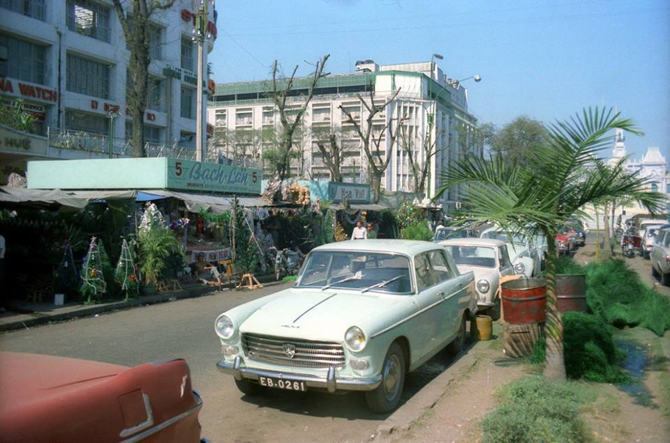 Đại lộ Nguyễn Huệ dịp Giáng sinh 1964.