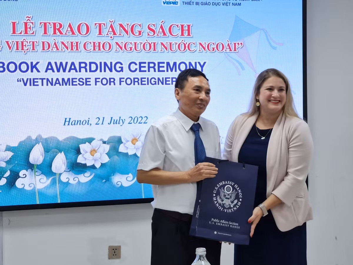 “Tieng Viet danh cho nguoi nuoc ngoai”– cuon sach quy cho nguoi hoc tieng Viet-Hinh-3