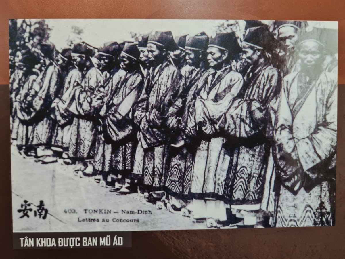 Hieu truong Dai hoc Kinh te cam quyen truong: Chi can canh bao... lai cham chich qua loi!-Hinh-2