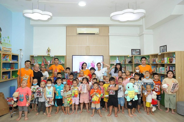 “Tim em giua ngan sao lap lanh”: Tran trong nhung “ngay binh thuong