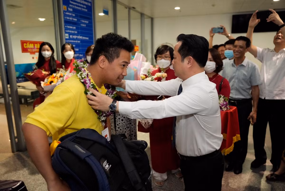 Ha Noi don doan Olympic quoc te Thien van hoc va Vat ly Thien van-Hinh-2