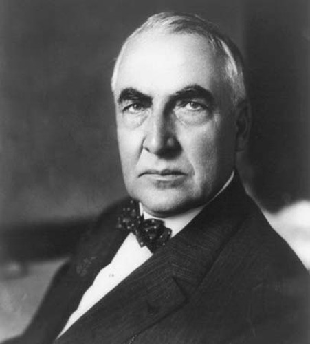 Trong lịch sử nước Mỹ, tổng thống thứ 29 Warren Harding cũng từng gây chấn động dư luận thế giới khi được cho là có hai nhân tình bí mật. Theo đó, ông chủ Nhà Trắng này đã có quan hệ tình ái với Carrie Phillips - vợ của một chủ cửa hàng ở bang Ohio.