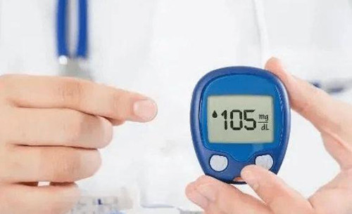 Mắc chứng tiểu đường tuýp 2, cơ thể không tạo đủ insulin hoặc insulin tạo ra không hoạt động bình thường, khiến lượng đường trong máu cao. Lúc này, bệnh nhân sẽ được dùng metformin. Metformin làm giảm sự hấp thụ glucose từ ruột, giảm sản xuất glucose ở gan và cải thiện độ nhạy insulin. Đáng lưu ý, một số trái cây chứa metformin giúp ổn định đường huyết. (Ảnh minh họa)