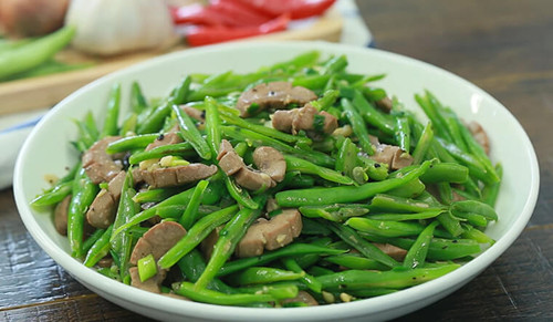 Để an toàn, bạn nên làm chín đậu ở nhiệt độ 100°C hơn 10 phút hoặc xào kỹ ở nhiệt độ cao nhằm phân hủy saponin và loại bỏ độc tính của các chất có hại.