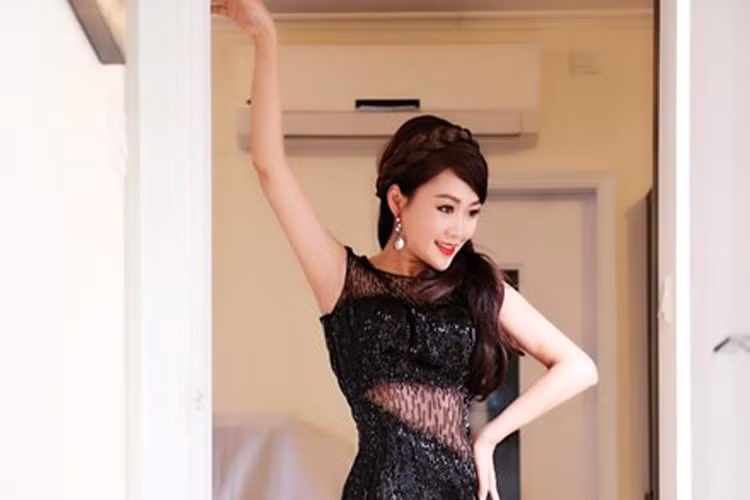 Ngoài bộ phim tình cảm đẫm nước mắt "Lương Sơn Bá - Chúc Anh Đài", Lương Tiểu Băng còn gây ấn tượng với khán giả qua các phim: Phong chi đao, Vận mệnh Thanh Triều, Loan đao phục hận, Đại thích khách, Lò võ Thiếu Lâm, Lộc đỉnh ký 1998...