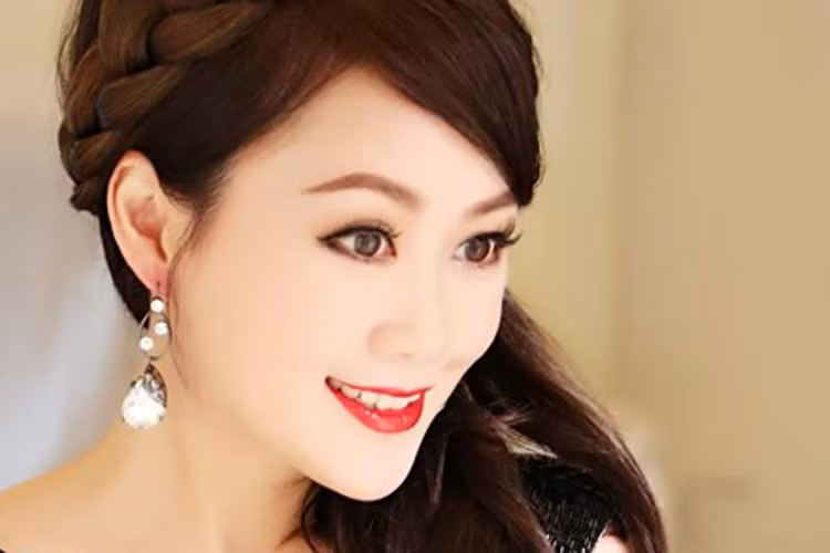 Thật khó tin năm nay Lương Tiểu Băng đã 47 tuổi bởi nhan sắc của cô trông chỉ như mới đôi mươi.