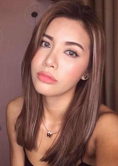 Chân dài 9x được nhiều nhà thiết kế giao vị trí vedette hoặc mở màn. Năm 2015, Minh Tú còn lần đầu tiên xuất hiện trên sàn diễn của New York Fashion Week. Ảnh: FBNV