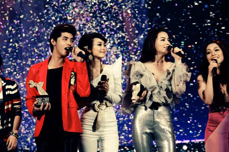 Hiện có tin đồn Hà Hồ và Minh Hằng mâu thuẫn vì giành hợp đồng quảng cáo. Ảnh: Anyarena