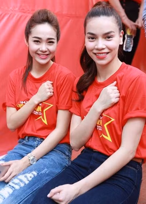 Tham gia các sự kiện, Minh Hằng và Hồ Ngọc Hà luôn vui vẻ chụp ảnh kỷ niệm cùng nhau. Ảnh: Một thế giới