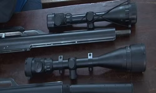 Thanh nien 9X mua ban sung tu che qua mang Facebook-Hinh-2