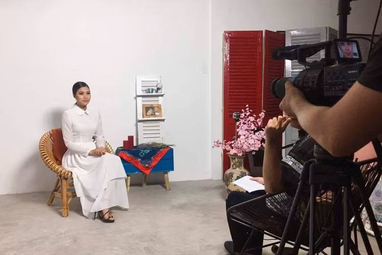 Tuyen bo roi showbiz, Nguyen Thi Thanh lam that hay hua choi?-Hinh-10