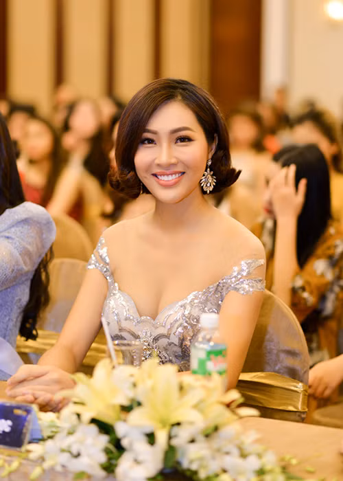 Hoa khôi Diệu Ngọc tham dự chương trình với tư cách khách mời danh dự.