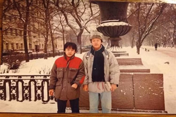 NSND Trung Kiên có duy nhất một cậu một người con trai. Đó là nhạc sĩ Quốc Trung - trái ngọt tình yêu giữa NSND Trung Kiên và nghệ sĩ Thanh Nga. Ảnh: Nông nghiệp Việt Nam