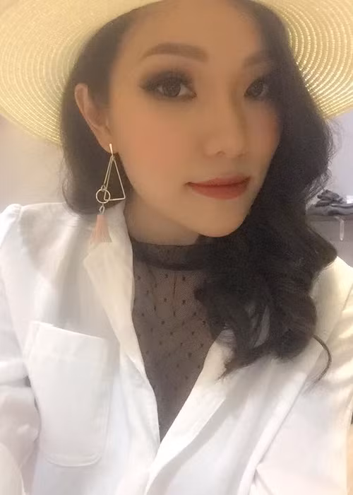 Sau sóng gió hôn nhân, vợ cũ Lâm Vinh Hải chăm chút hơn cho vẻ bề ngoài. Nhiều người nhận xét, cô xinh đẹp, rạng rỡ hơn trước rất nhiều. Ảnh: FBNV