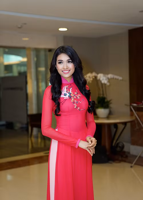 Lệ Hằng còn tiết lộ mơ ước về một cuộc sống tương lai với nhiều thành công trong sự nghiệp và gia đình, có nhiều sức khỏe để cống hiến cho xã hội.