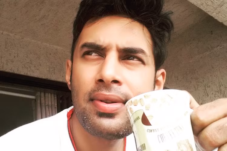 Tháng 11/2016, Raul vướng nghi vấn từng ép Pratyusha bán thân. Theo đó, trong bản sao cuộc gọi cuối cùng được cho là giữa Pratyusha và Raul đăng tải bởi Mumbai Mirror, nữ diễn viên nói rằng cô lên Mumbai để diễn xuất chứ không phải để bán thân. Ảnh: Twitter