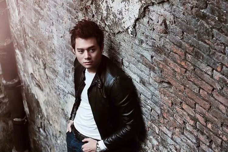 Sau “Khi người đàn ông góa vợ bật khóc”, Anh Dũng thường chọn các vai diễn trong các bộ phim sitcom. Trong một cuộc phỏng vấn với Hanoitv, Anh Dũng chia sẻ lý do nhận lời tham gia sitcom vì muốn làm mới bản thân và khám phá những cách diễn mới lạ. Ảnh: VTV