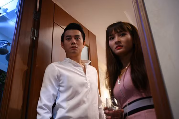 Trả lời phỏng vấn của Thể thao văn hóa, nam diễn trẻ tài năng đến từ Thái Nguyên lo anh sẽ bị ghét lây bởi nhân vật của anh càng về sau càng bị ghét. Tuy nhiên, việc nhân vật bị ném đá cũng là thành công người đóng đã diễn tròn vai. Ảnh: Zing