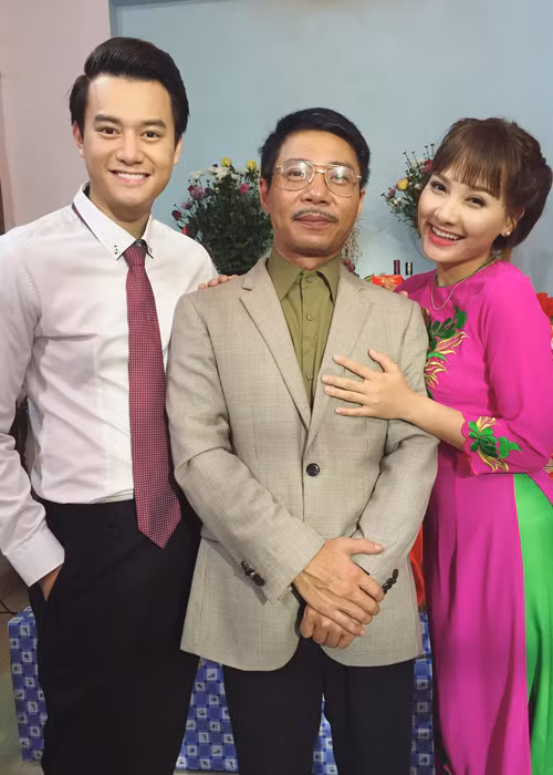 Hình ảnh không lên sóng truyền hình của danh hài Công Lý bên Bảo Thanh và Anh Dũng. Ảnh: FBNV