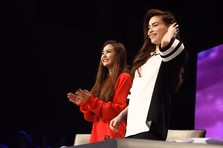 Minh Hằng "Gọi giấc mơ về" từng có thời gian gây ồn ào vì chuyện tình cảm với nam ca sĩ Tim. Hiện tại, cô trở thành tâm điểm sau khi “tố” bị Hồ Ngọc Hà “chèn ép” phải rời ghế nóng The Face 2017. Ảnh: Zing